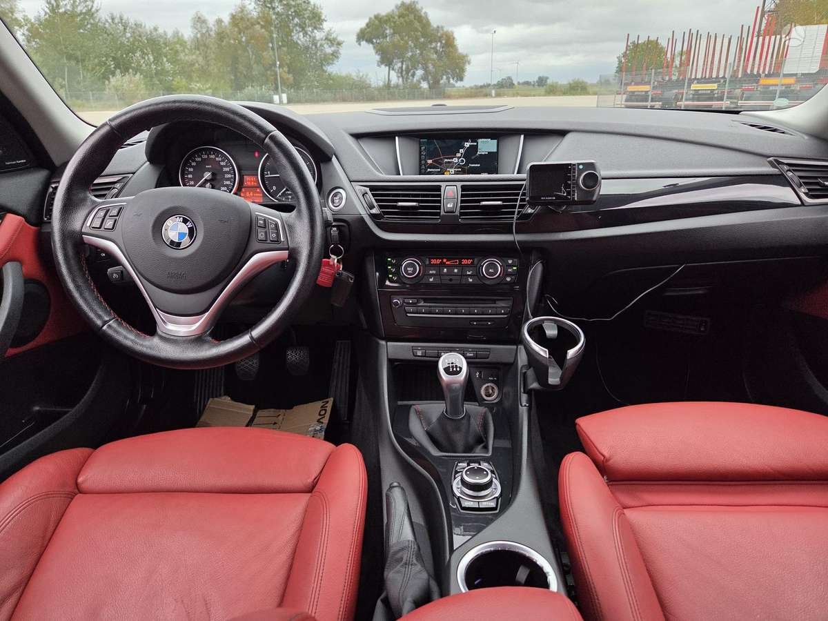 BMW X1, 2.0 l., hatchback