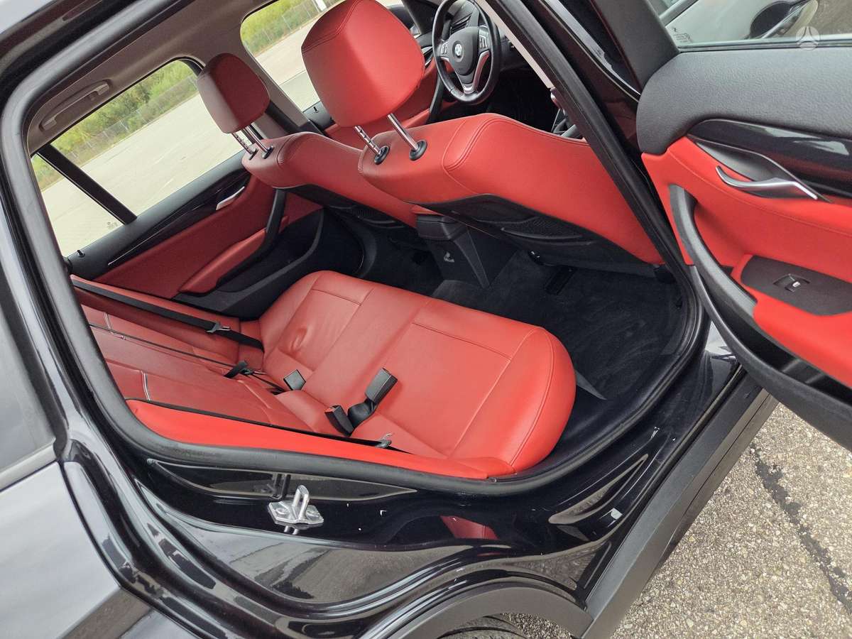 BMW X1, 2.0 l., hatchback