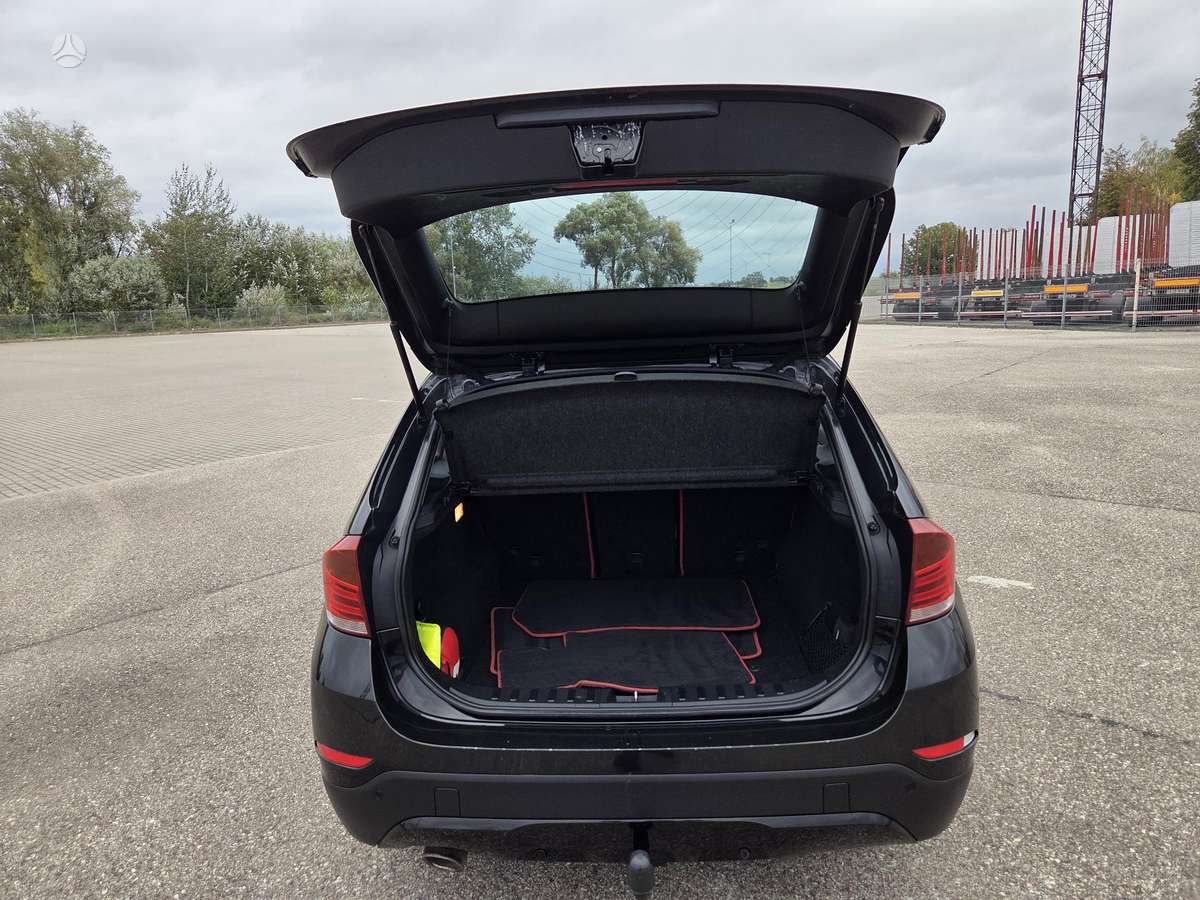BMW X1, 2.0 l., Хэтчбек