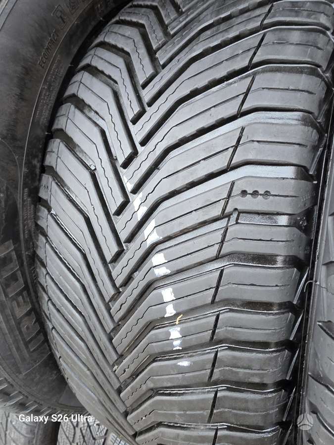 Michelin CROSSCLIMATE2, universalios 245/40 R18