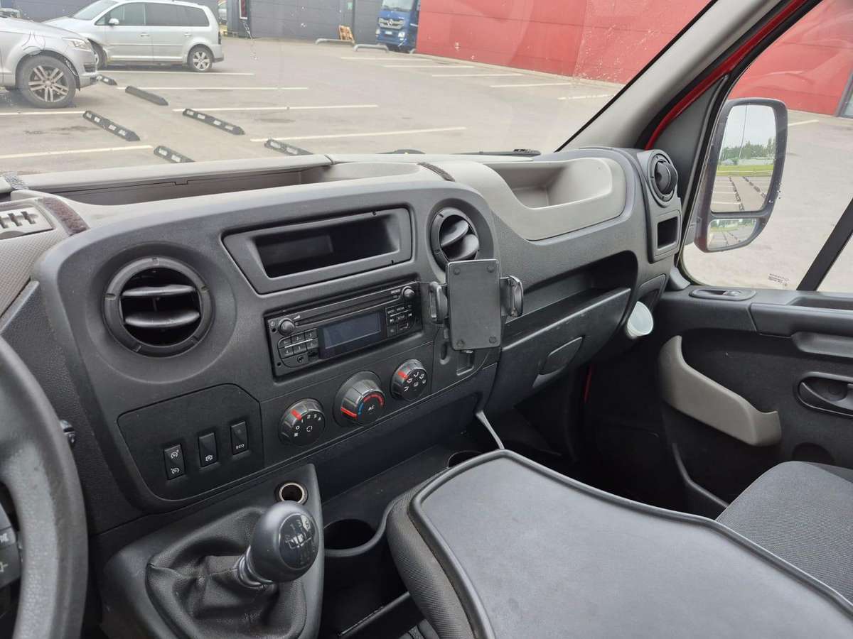 Renault Master, auto transporters
