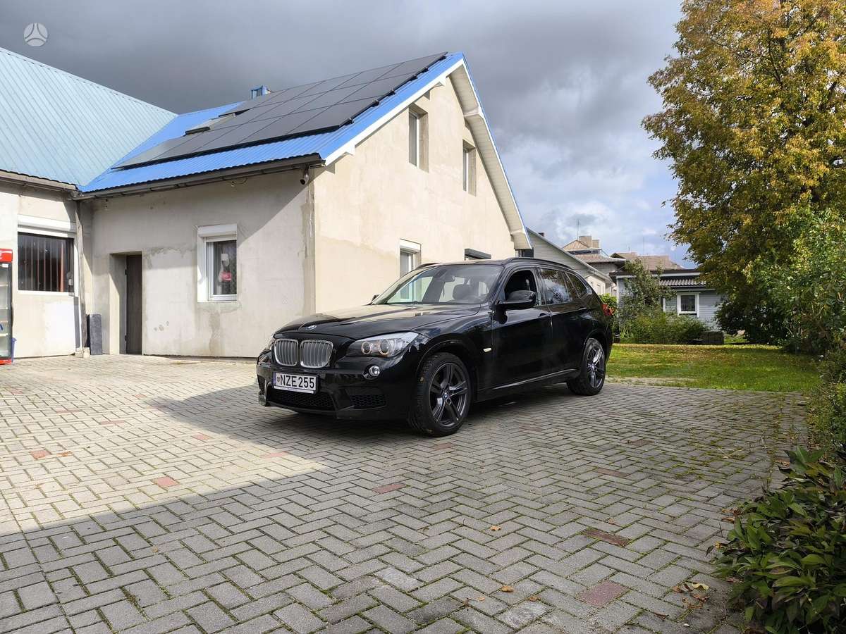 BMW X1, 2.0 l., off-road / crossover