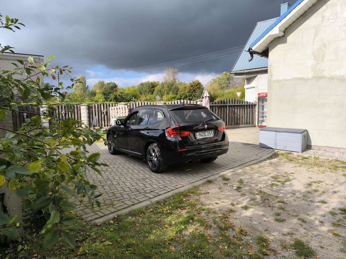 BMW X1, 2.0 l., Внедорожник / Кроссовер
