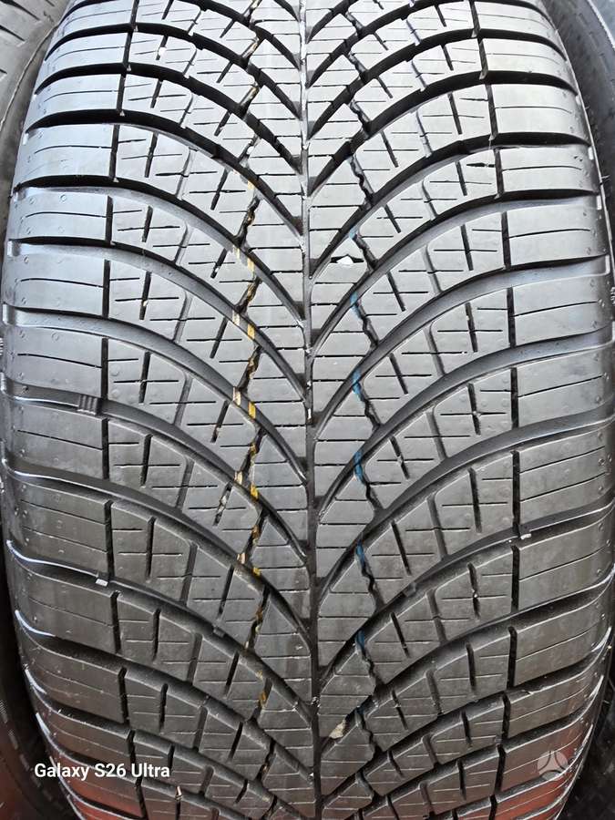 Goodyear Vector 4Seasons, всесезонные 225/45 R18