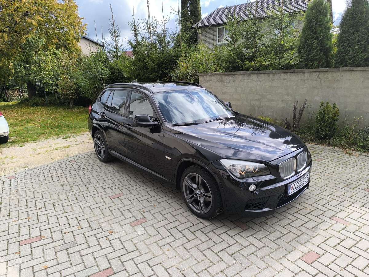 BMW X1, 2.0 l., Внедорожник / Кроссовер