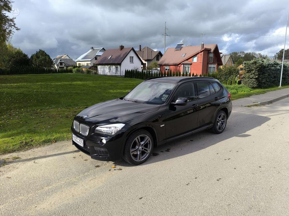 BMW X1, 2.0 l., Внедорожник / Кроссовер