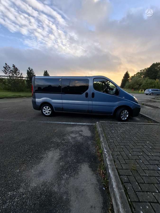 Renault Trafic, 2.0 l., passenger minibus