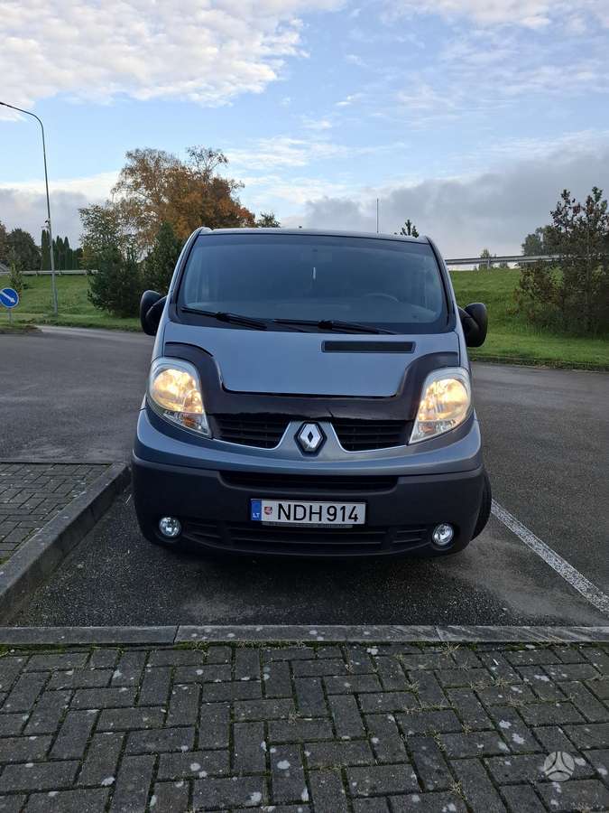 Renault Trafic, 2.0 l., passenger minibus