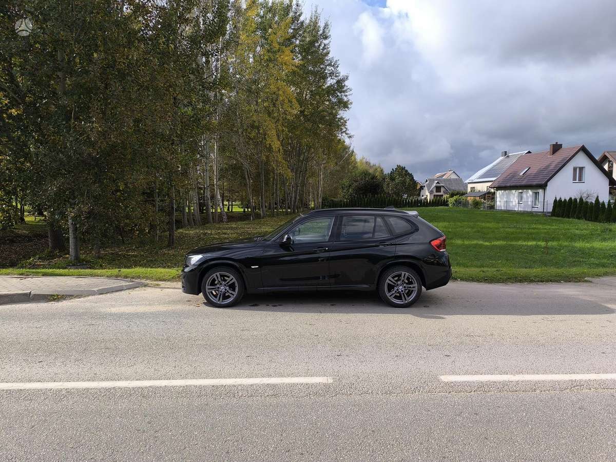 BMW X1, 2.0 l., Внедорожник / Кроссовер