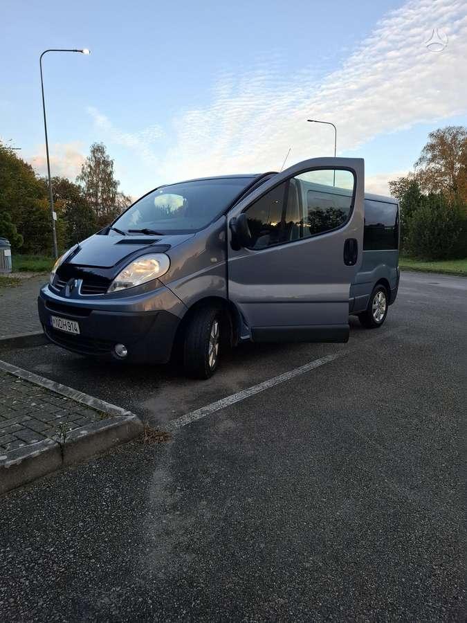 Renault Trafic, 2.0 l., passenger minibus