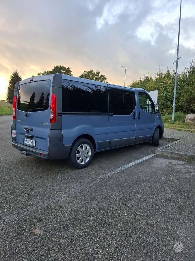 Renault Trafic, 2.0 l., passenger minibus