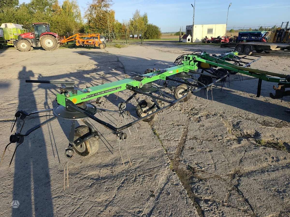 Deutz-Fahr CONDIMASTER 8331, tedders