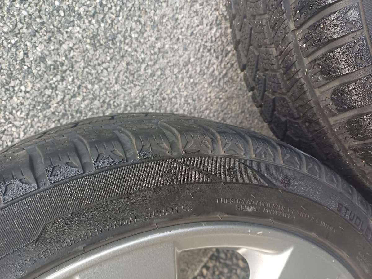 Sunfull, зимние 215/45 R17