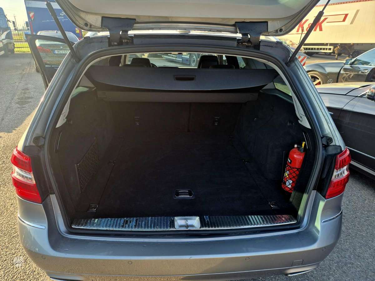 Mercedes-Benz E200, 2.0 l., wagon