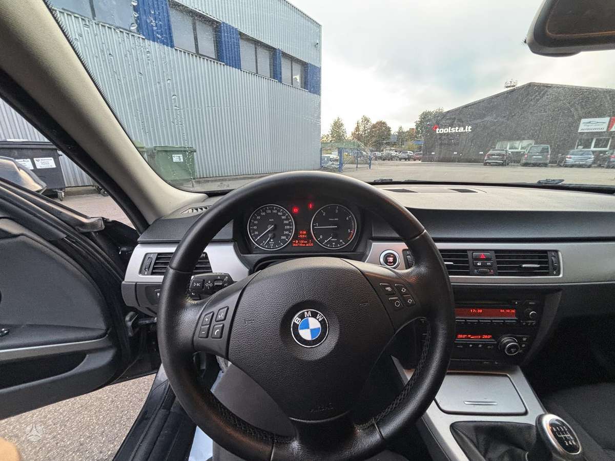 BMW 318, 2.0 l., wagon