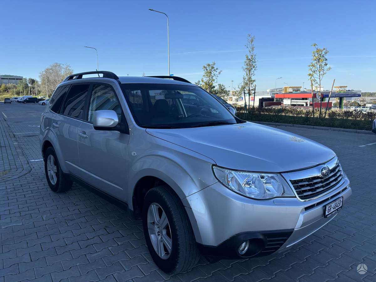 Subaru Forester, 2.0 l., off-road / crossover