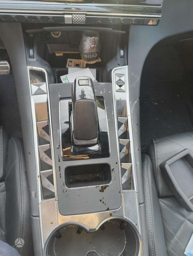 DS Automobiles DS7 Crossback dalimis