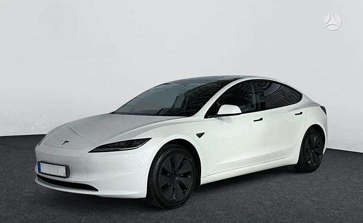 Tesla Model 3, sedanas