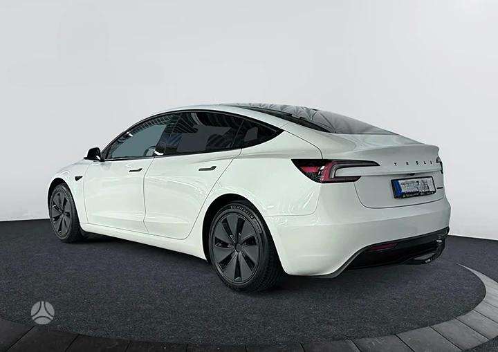 Tesla Model 3, saloon / sedan