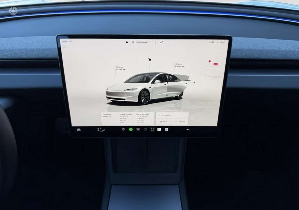 Tesla Model 3, saloon / sedan