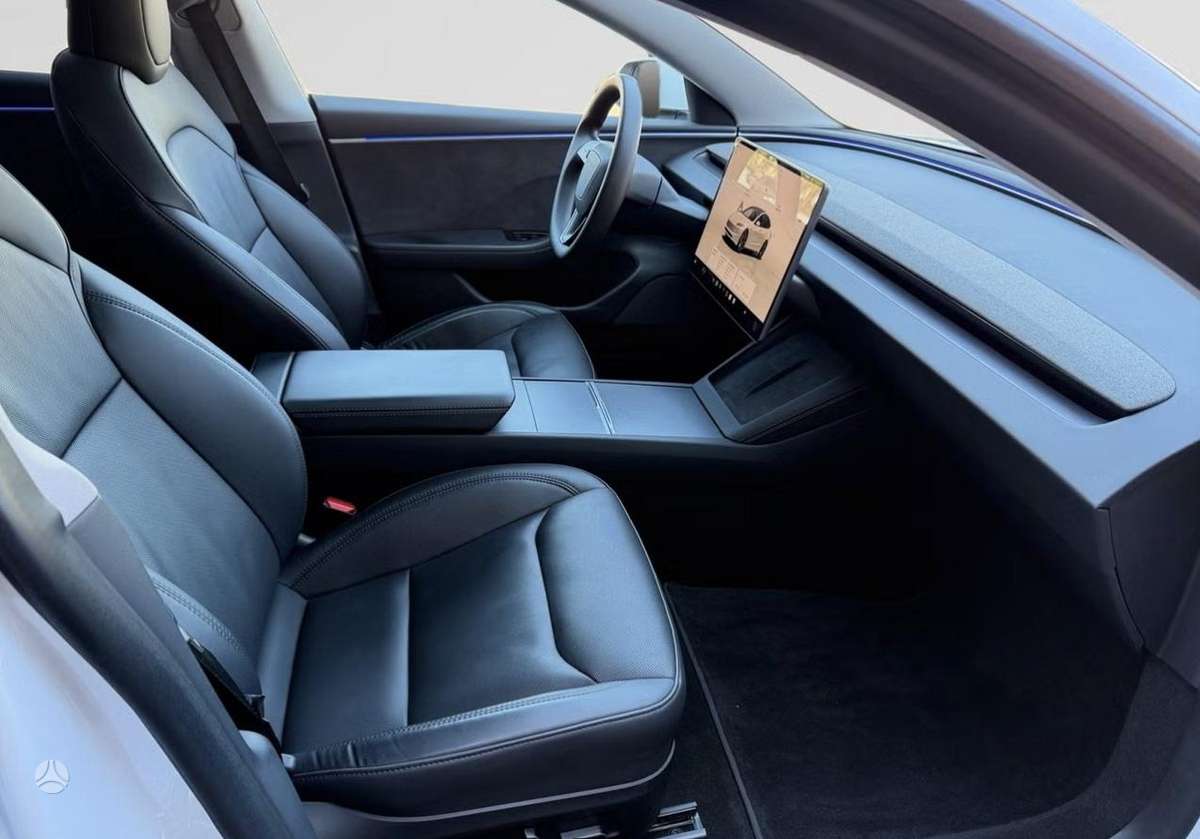 Tesla Model 3, saloon / sedan