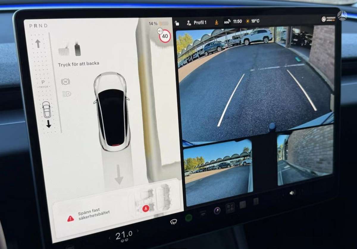 Tesla Model 3, sedanas