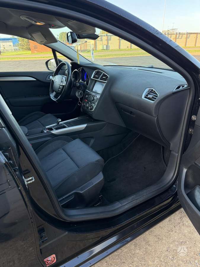 Citroen C4, 1.6 l., Хэтчбек