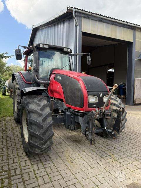 Valtra T 151 E HiTech, тракторы