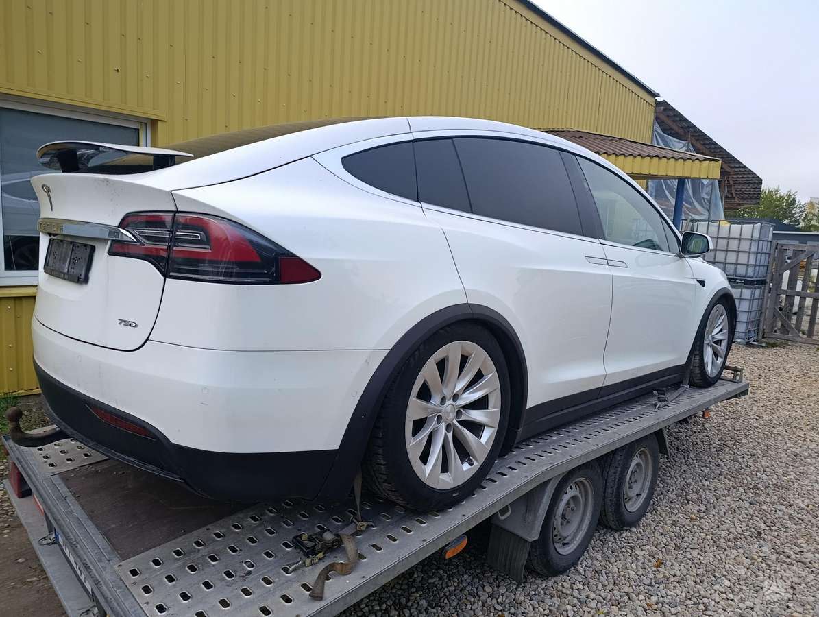 Tesla Model X, 75 kWh, off-road / crossover