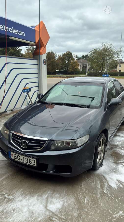 Honda Accord, Седан