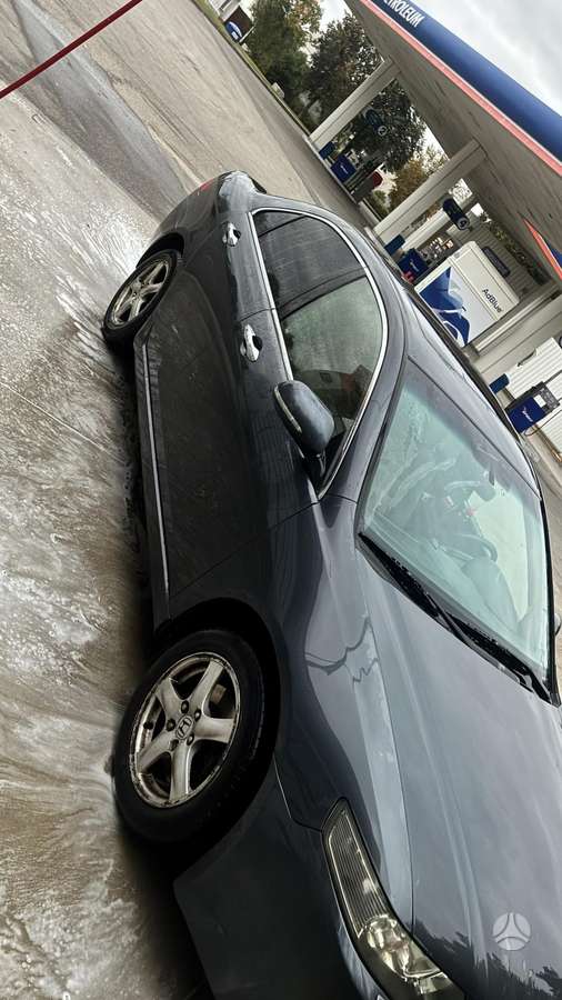 Honda Accord, Седан