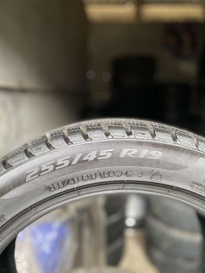 Pirelli, žieminės 255/45 R19