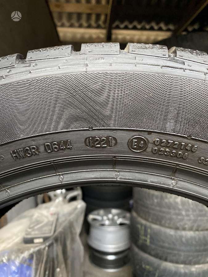 Continental, žieminės 215/55 R17