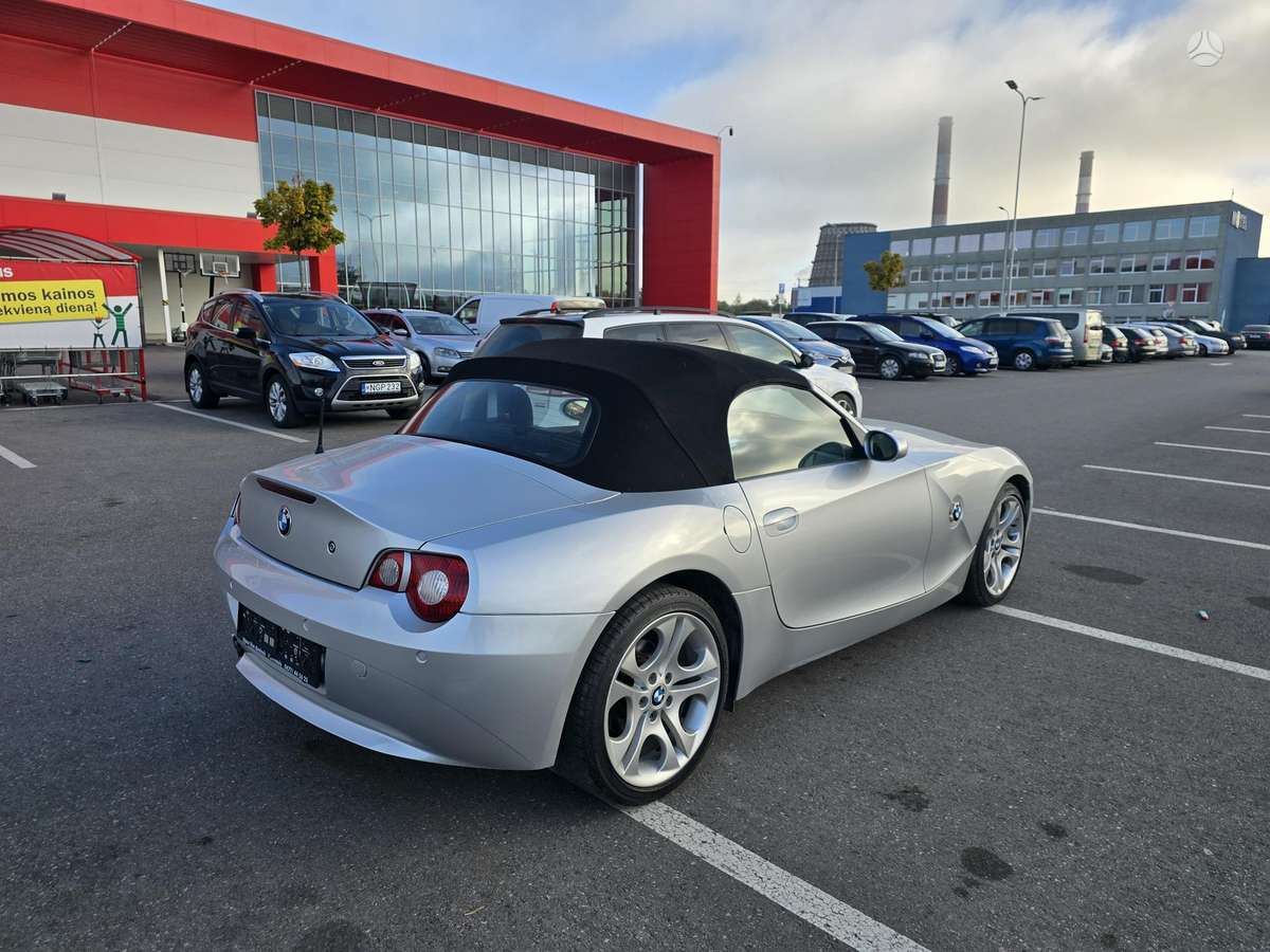 BMW Z4, 2.2 l., convertible