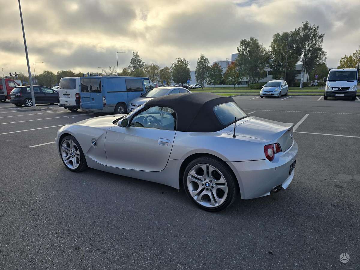 BMW Z4, 2.2 l., convertible