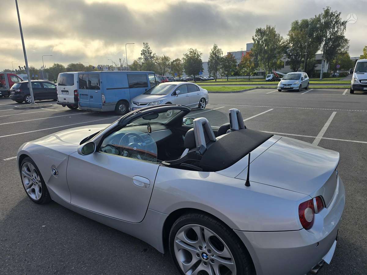 BMW Z4, 2.2 l., convertible