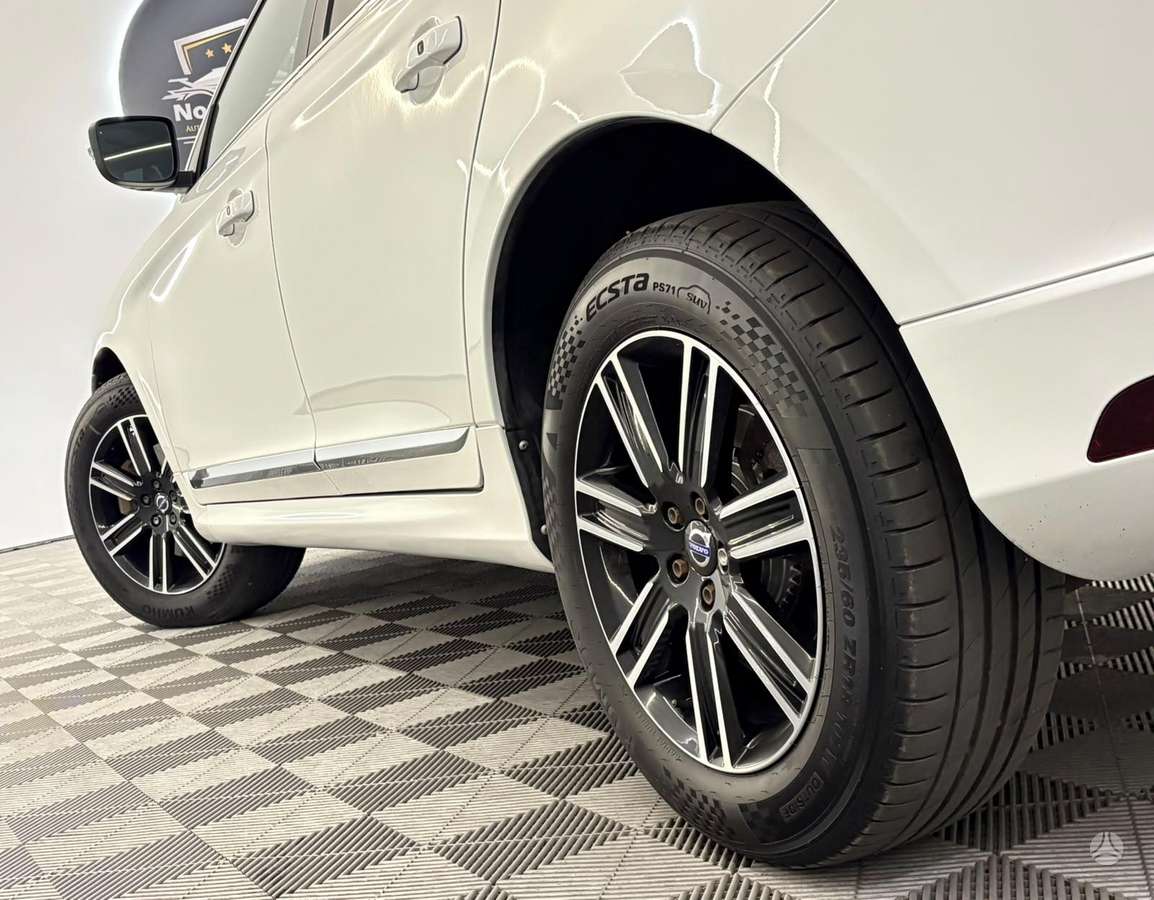Volvo XC60, 2.4 l., off-road / crossover