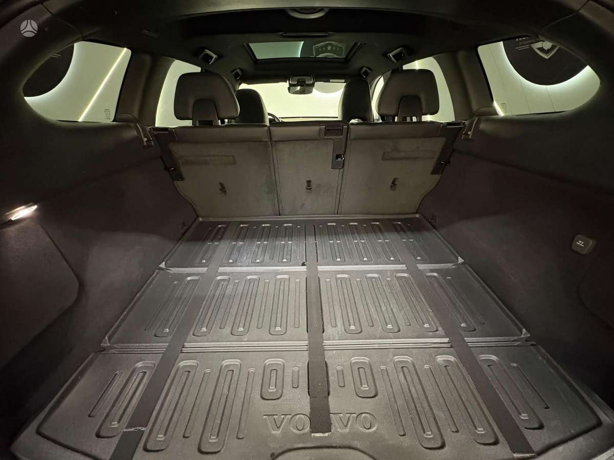 Volvo XC60, 2.4 l., off-road / crossover