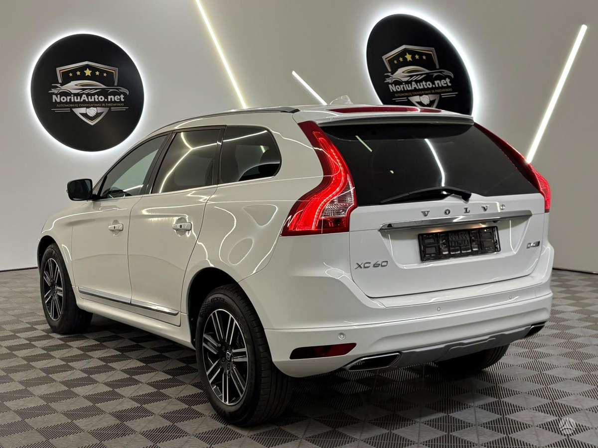 Volvo XC60, 2.4 l., off-road / crossover