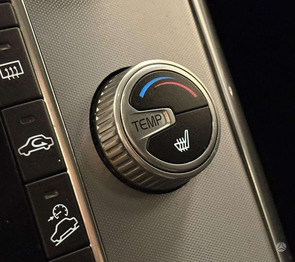 Volvo XC60, 2.4 l., off-road / crossover