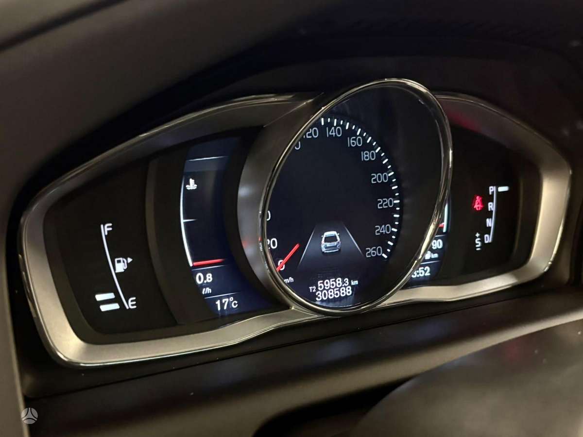 Volvo XC60, 2.4 l., off-road / crossover