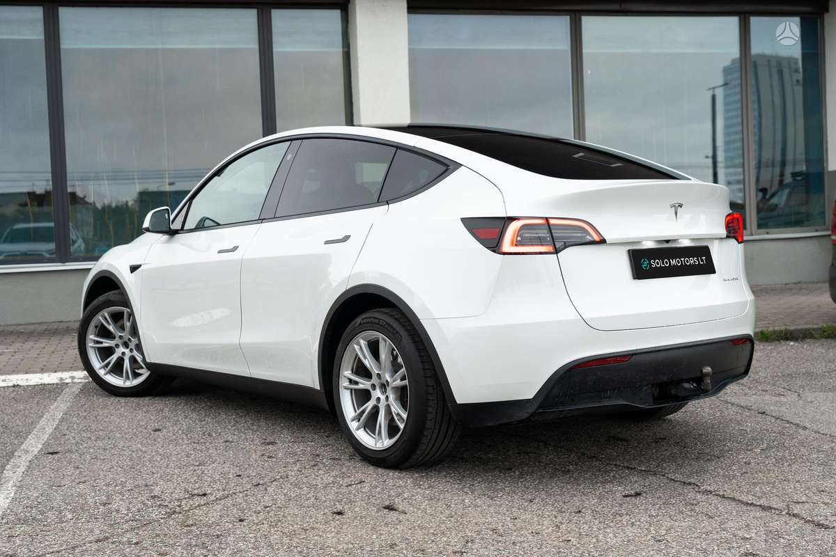 Tesla Model Y, 81 kWh, off-road / crossover