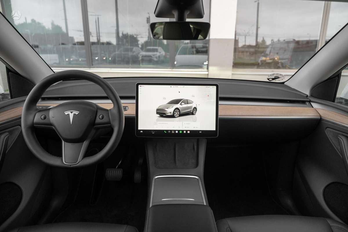 Tesla Model Y, 81 kWh, off-road / crossover
