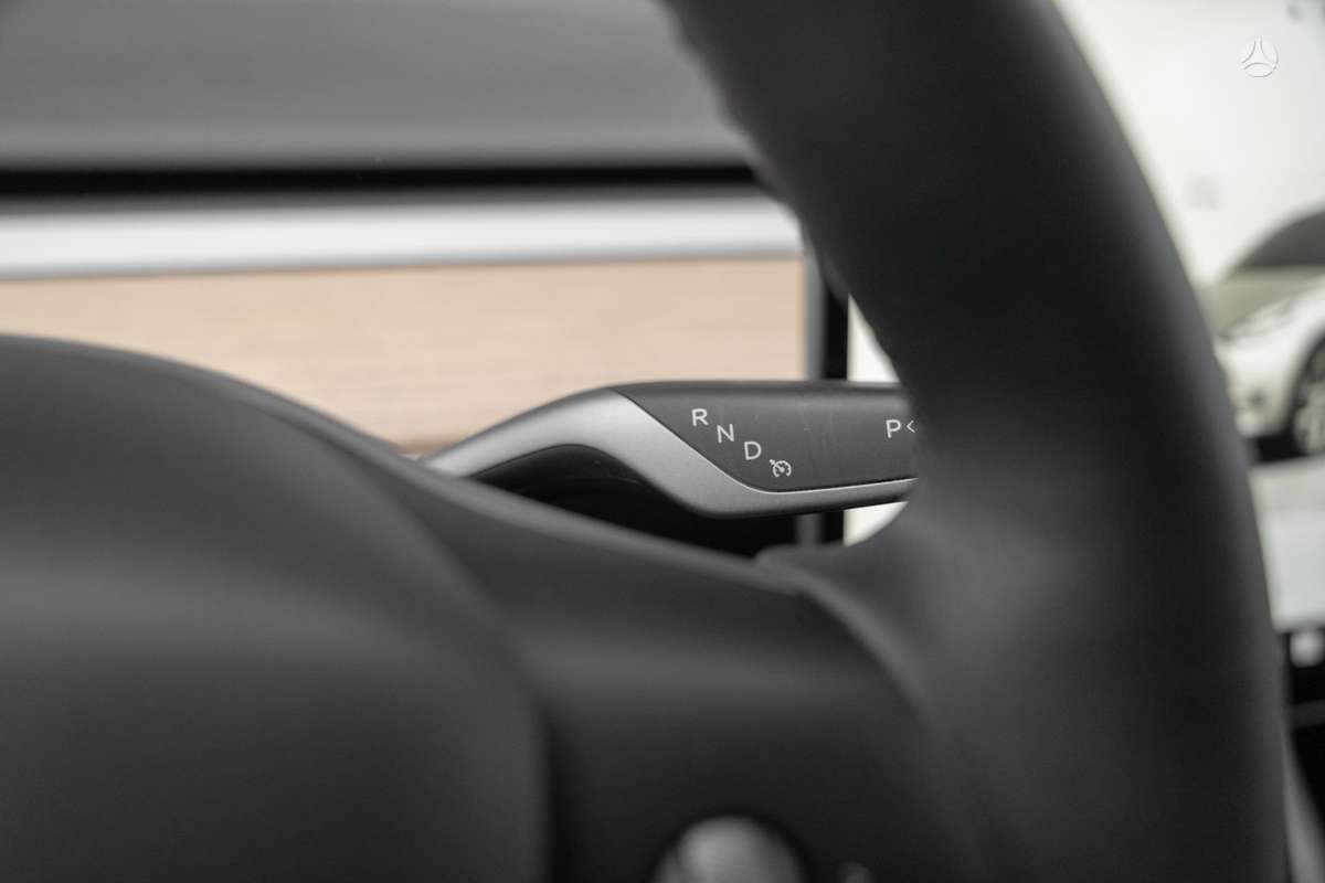Tesla Model Y, 81 kWh, off-road / crossover