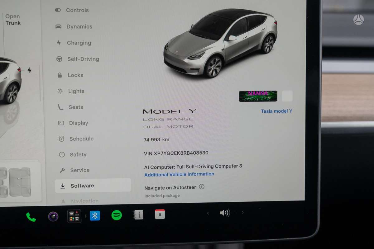 Tesla Model Y, 81 kWh, off-road / crossover