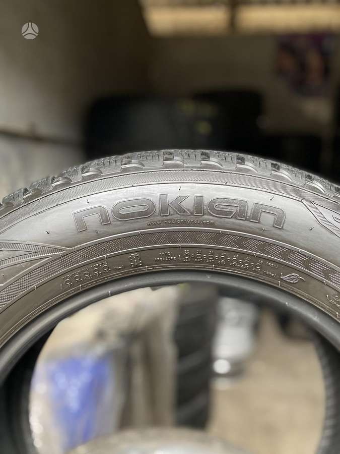 Nokian, žieminės 235/60 R17