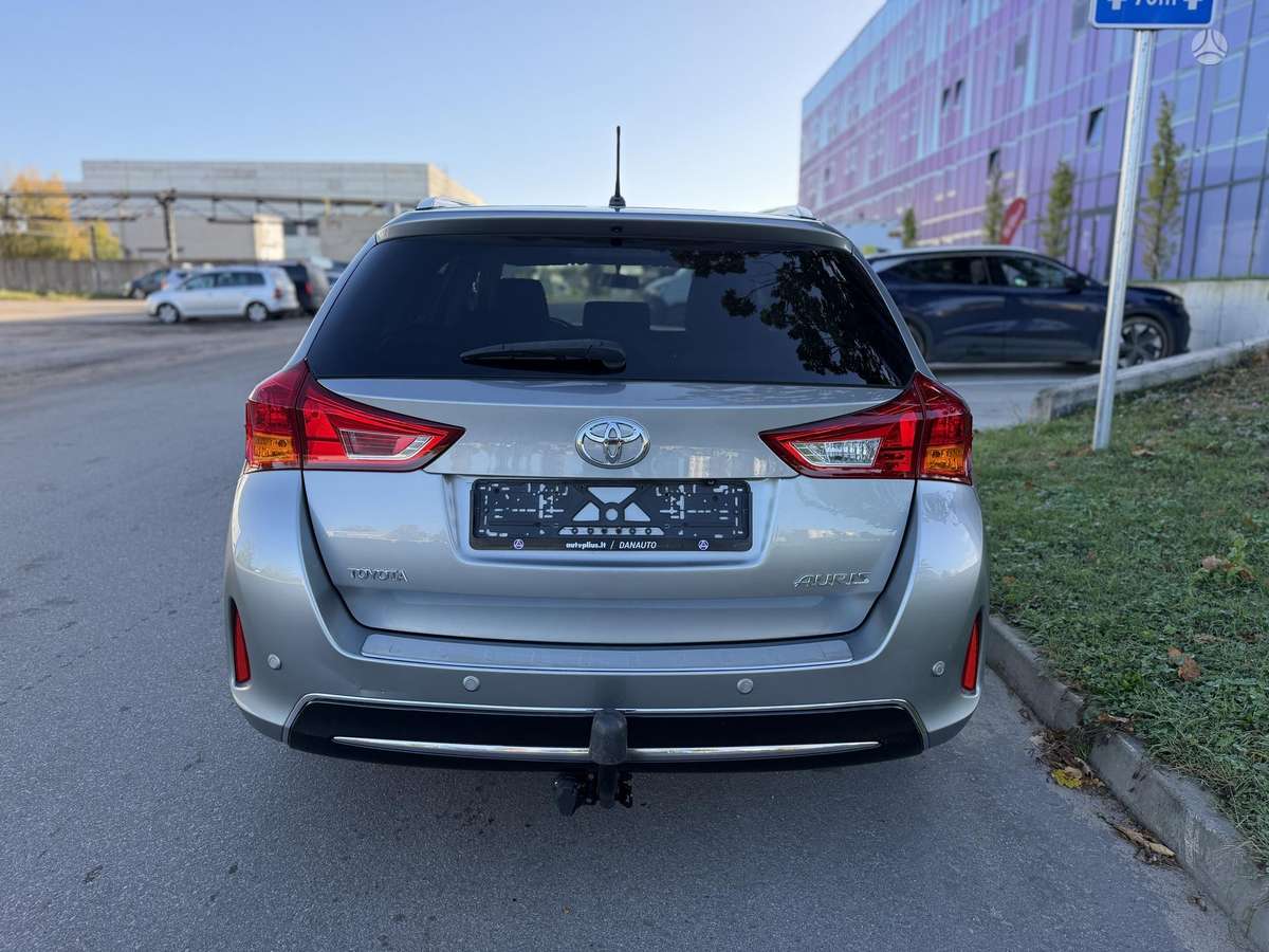 Toyota Auris, 2.0 l., Универсал
