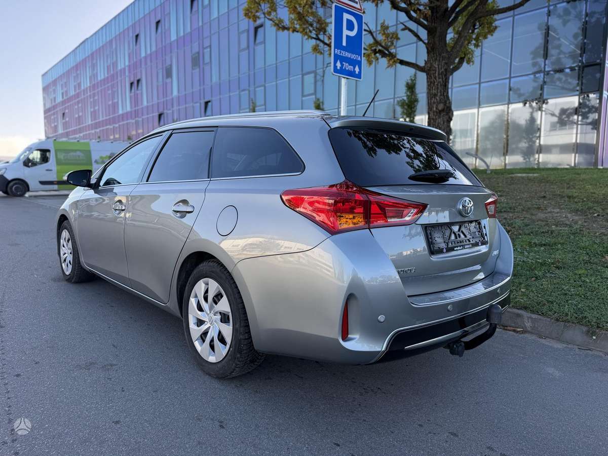 Toyota Auris, 2.0 l., Универсал