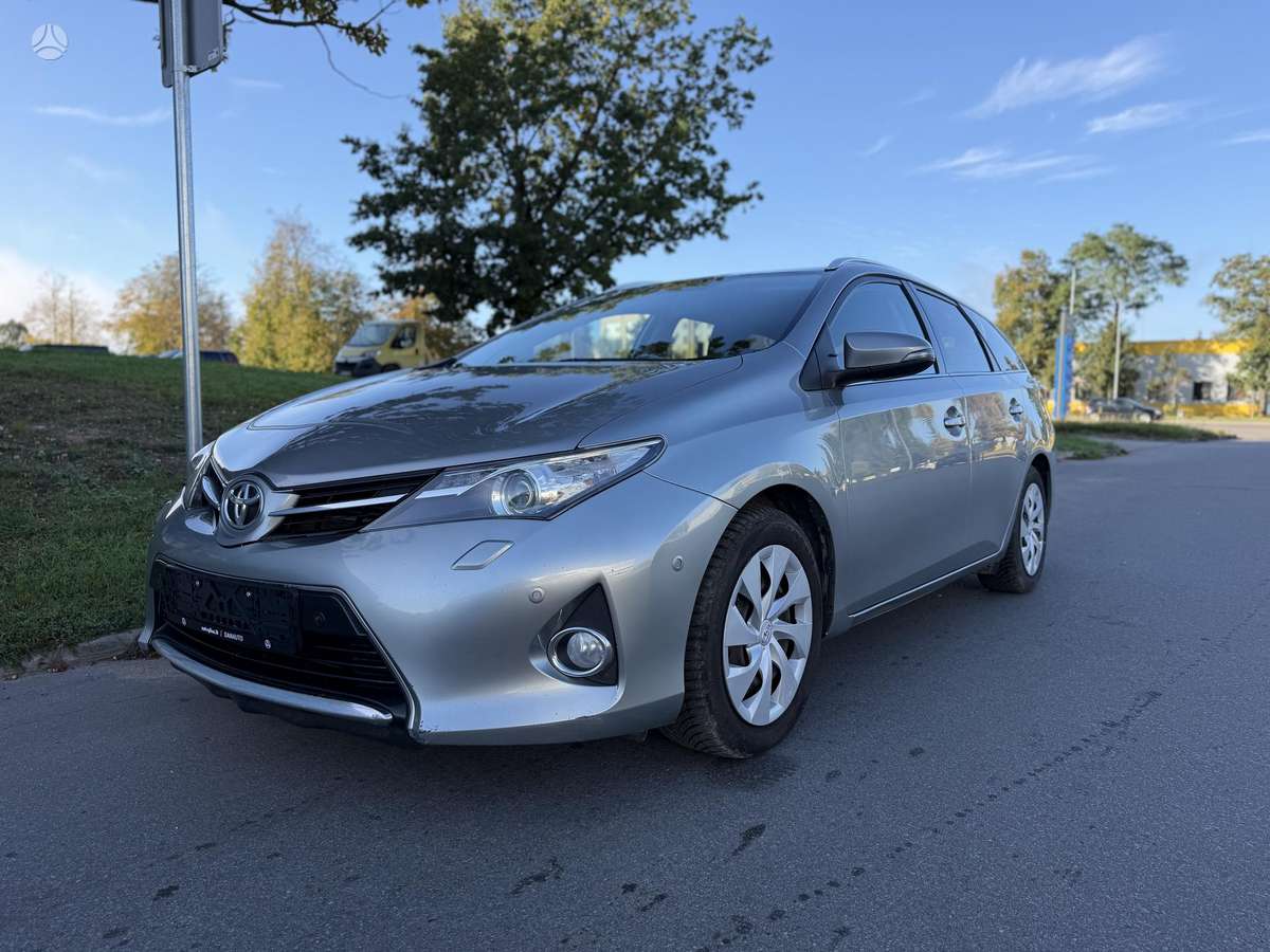 Toyota Auris, 2.0 l., Универсал