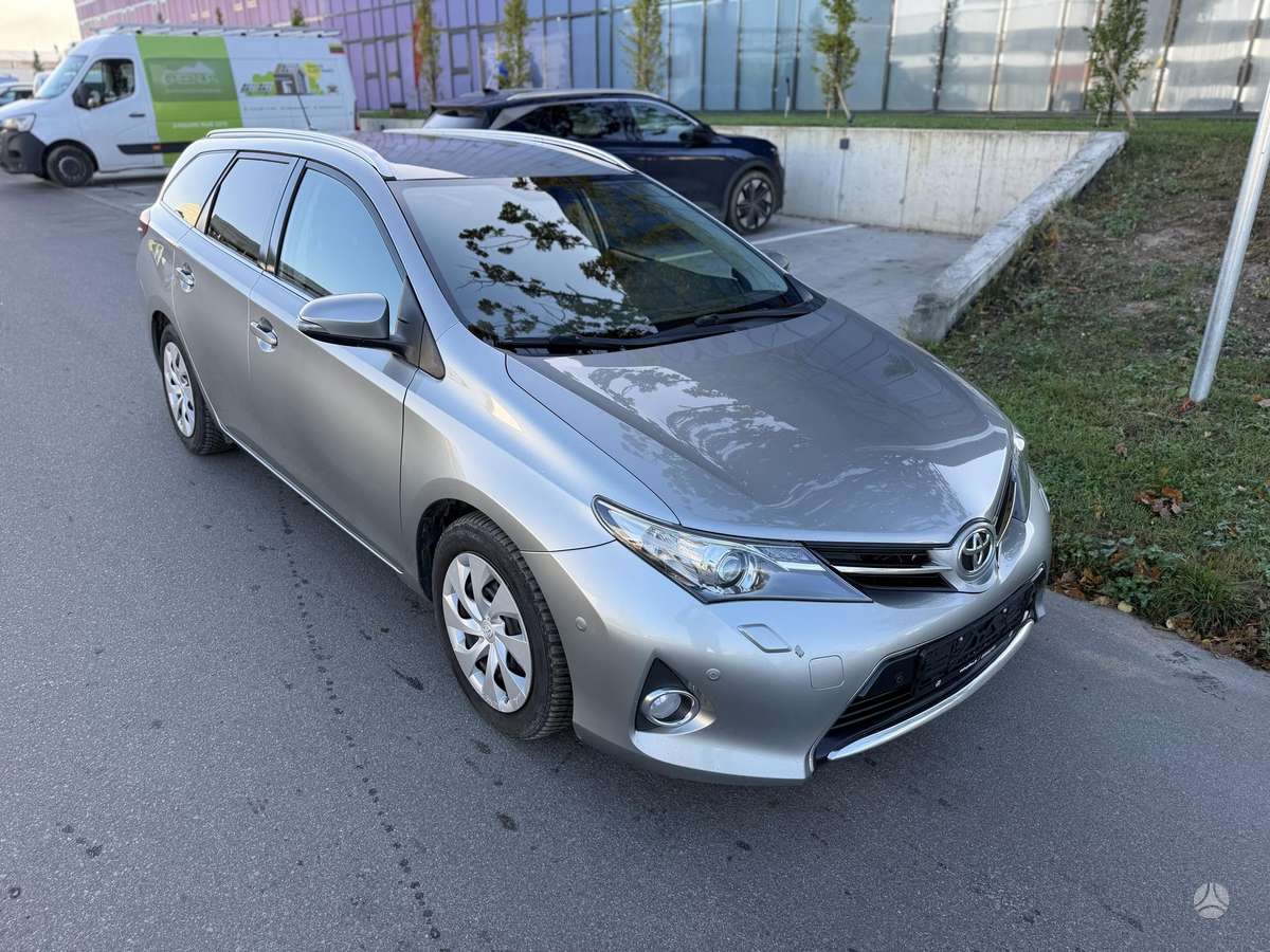 Toyota Auris, 2.0 l., Универсал